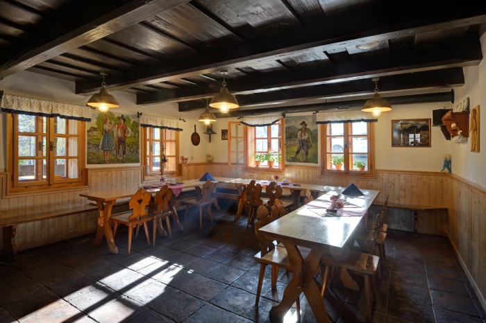 Do Valašské hospody z 19. století jen krok Do Valašské hospody z 19. století jen krok - naše restaurace